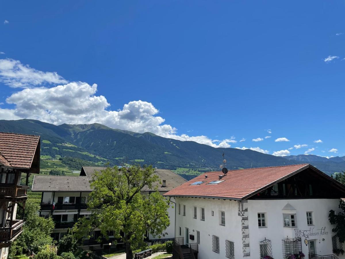 Vahrn Gasthof Goldenes Lamm מראה חיצוני תמונה