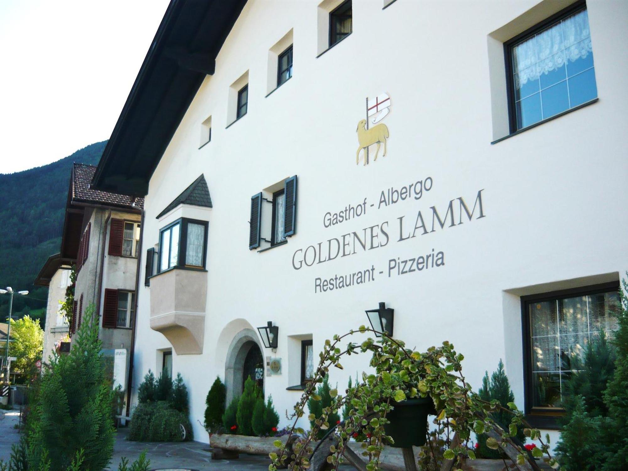 Vahrn Gasthof Goldenes Lamm מראה חיצוני תמונה